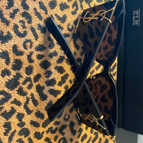 Saint Laurent SLM119F BLAZE 001 Black Oversized Cat Eye Women Sunglasses - Picture 3 of 17